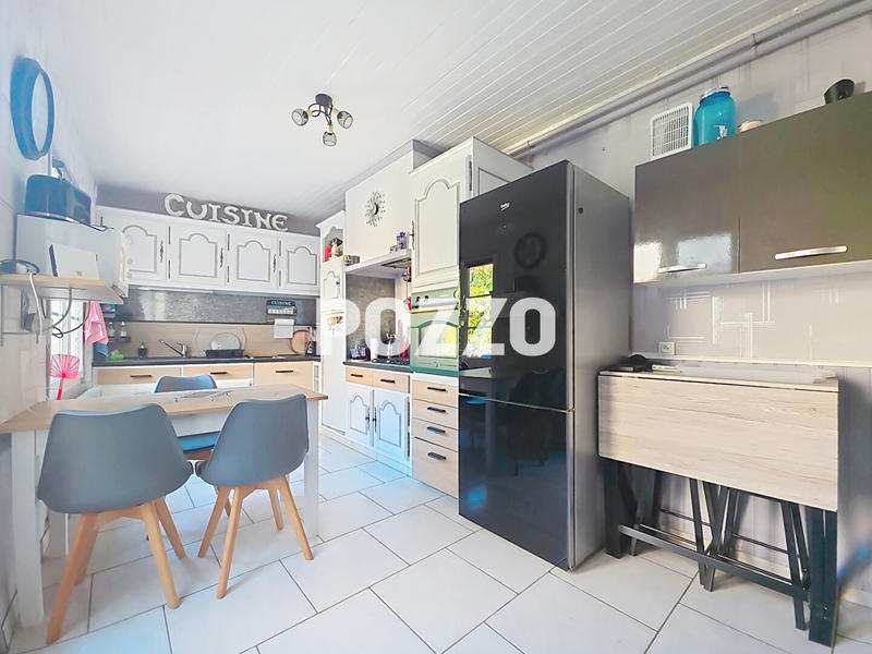 Maison - 222 m² - 8 pièces