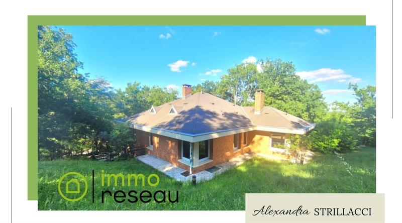 Maison - 240 m² - 8 pièces