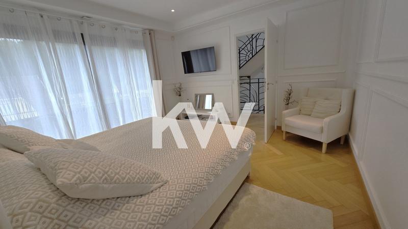 Maison d'architecte - 446 m² - 9 pièces