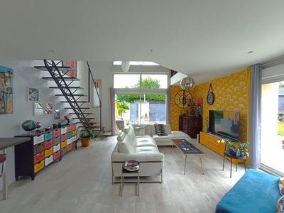 Maison - 177 m² - 6 pièces