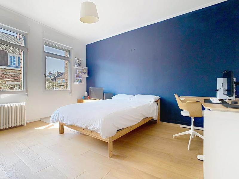 Maison - 220 m² - 9 pièces