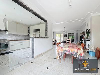 Maison - 174 m² - 7 pièces