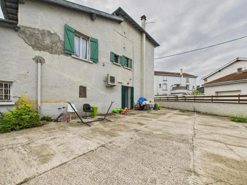 Maison - 200 m² - 9 pièces