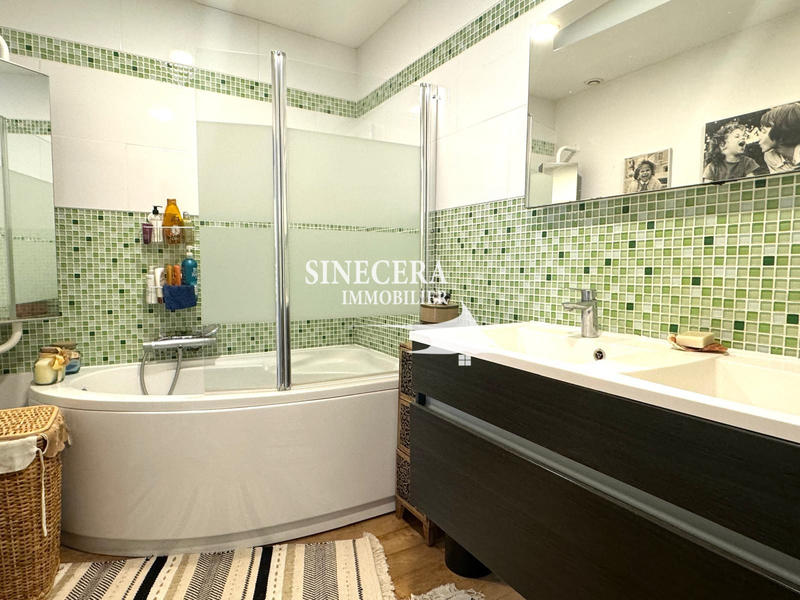 Maison - 181 m² - 6 pièces