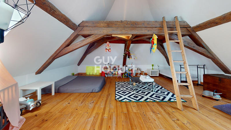 Demeure - 266 m² - 7 pièces