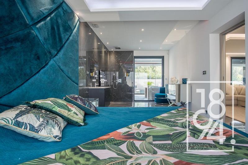 Maison - 391 m² - 8 pièces