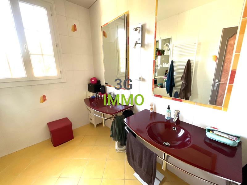 Maison traditionnelle - 333 m² - 8 pièces