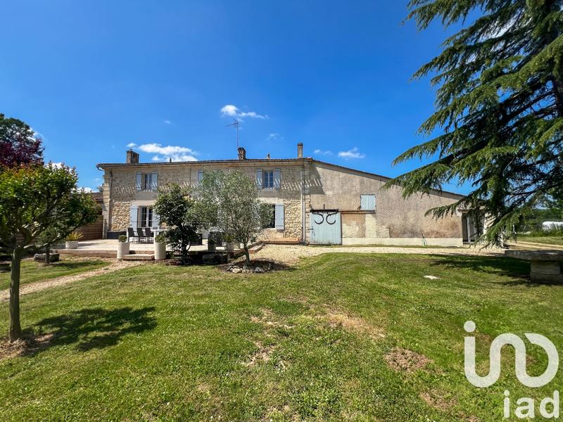 Maison - 230 m² - 8 pièces