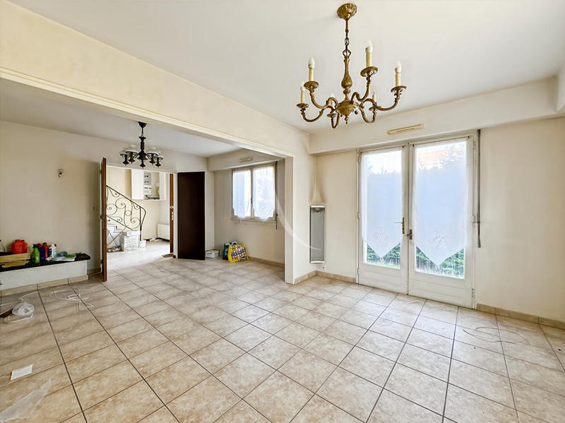 Maison - 206 m² - 6 pièces