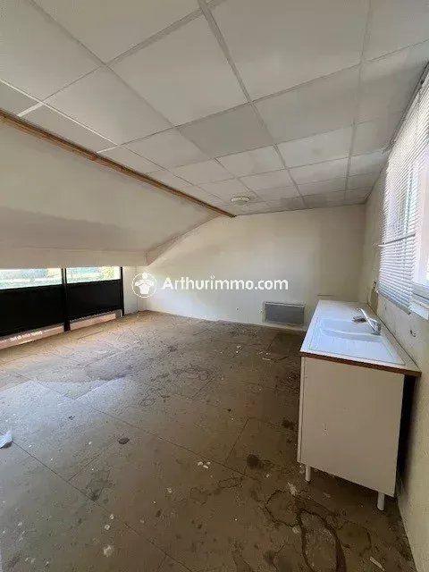 Magasins - 91 m² - 4 pièces