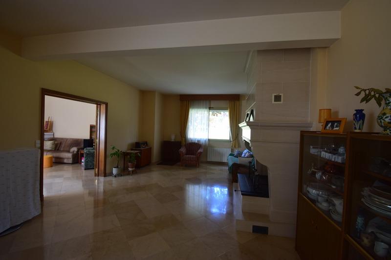 Propriété - 240 m² - 6 pièces