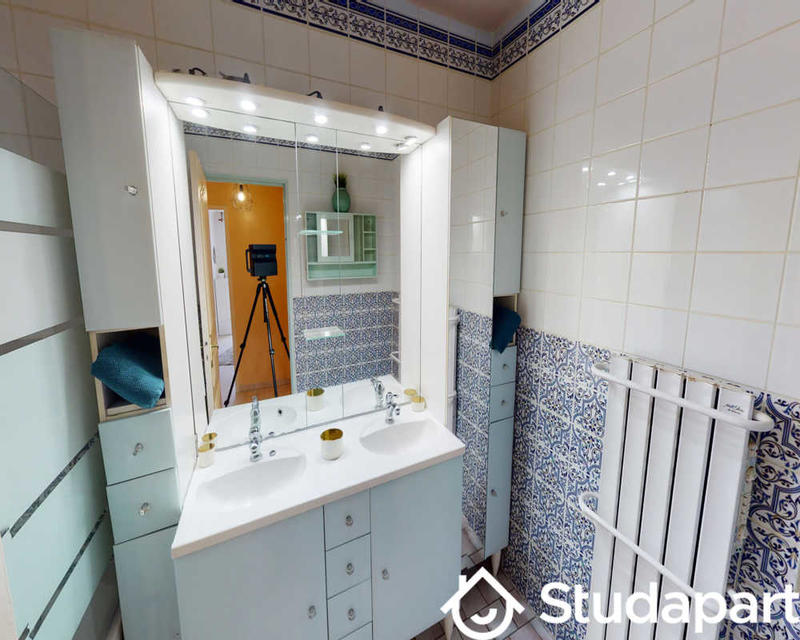 Chambre - 100 m² - 1 pièce