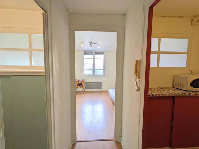 Studio - 25 m² - 1 pièce