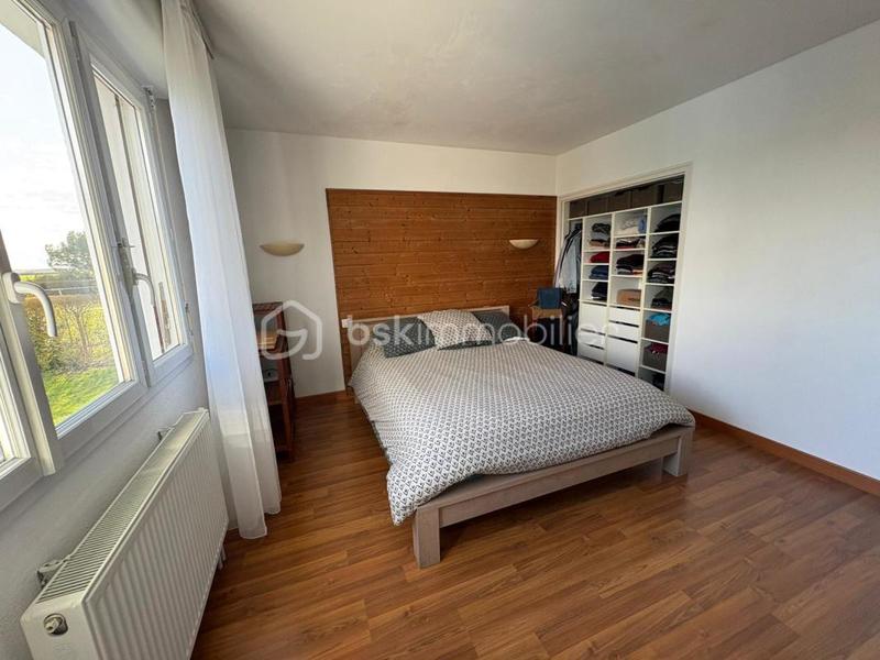 Maison traditionnelle - 183 m² - 7 pièces