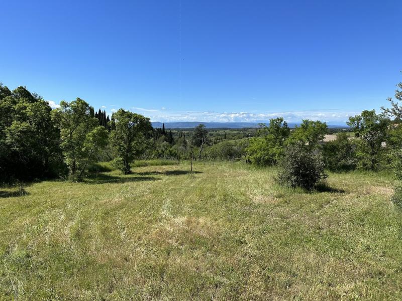 Terrain constructible - 3 070 m²