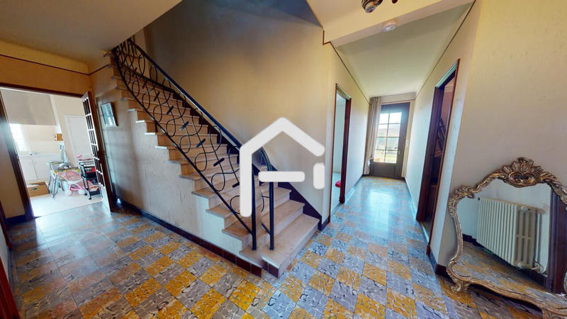 Maison - 227 m² - 7 pièces