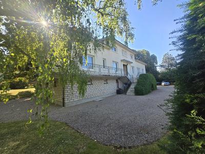 Maison - 393 m² - 10 pièces