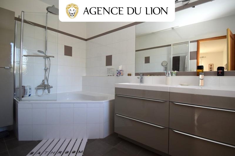 Maison - 182 m² - 6 pièces