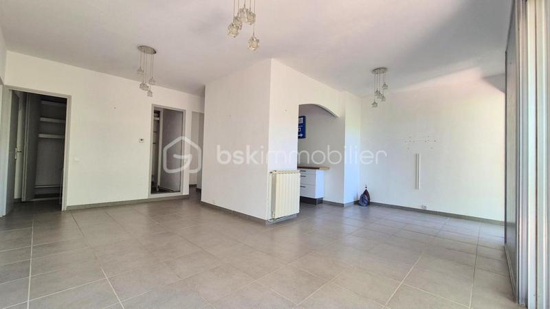 Appartement - 95 m² - 3 pièces