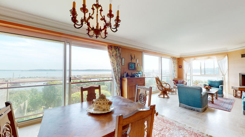 Maison - 142 m² - 6 pièces