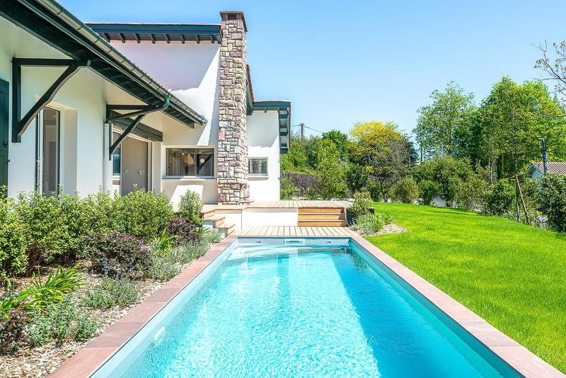 Maison - 212 m² - 7 pièces