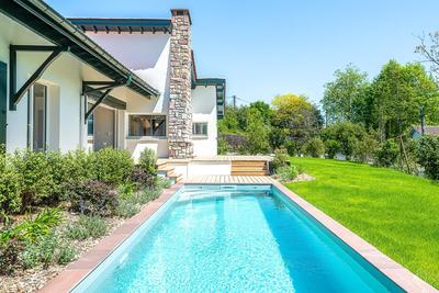 Maison - 212 m² - 7 pièces