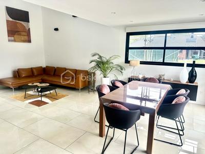 Maison d'architecte - 220 m² - 9 pièces