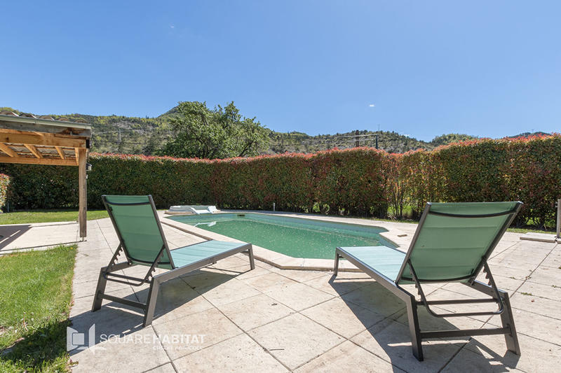 Maison - 550 m² - 15 pièces