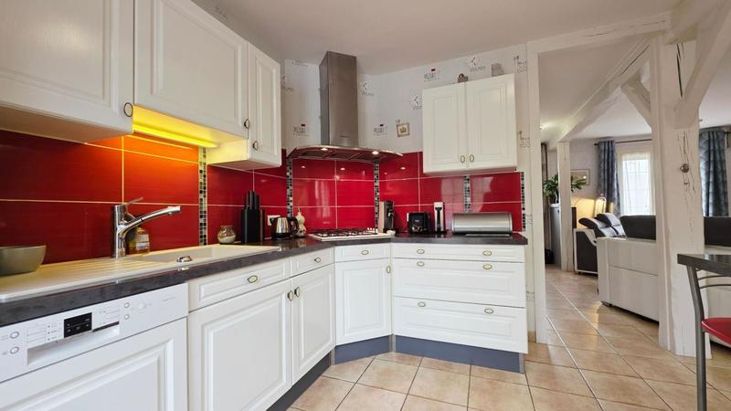 Maison - 166 m² - 8 pièces