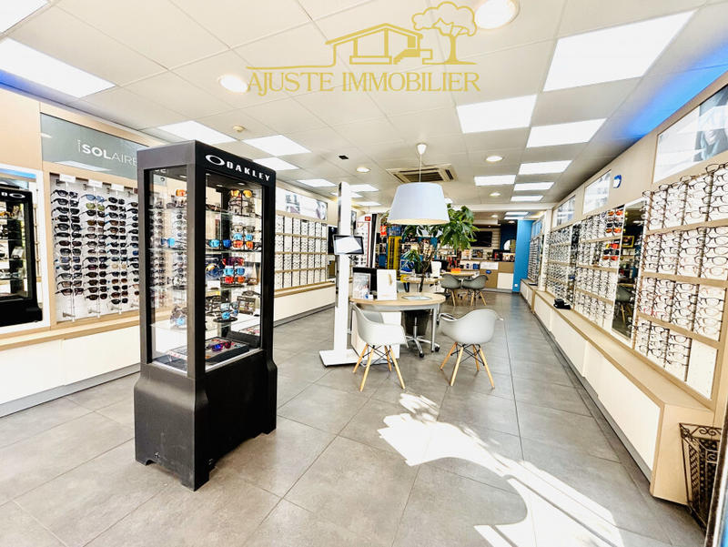 Local commercial - 120 m² - 4 pièces