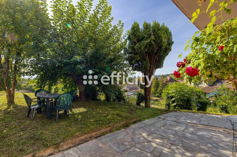 Maison - 182 m² - 7 pièces