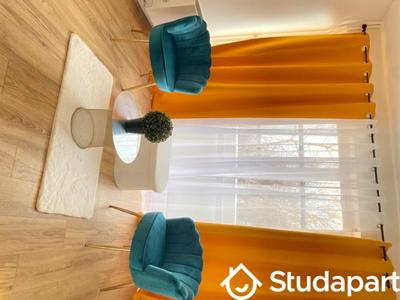 Chambre - 10 m² - 1 pièce