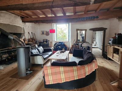 Maison - 205 m² - 6 pièces