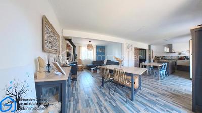 Maison traditionnelle - 96 m² - 6 pièces