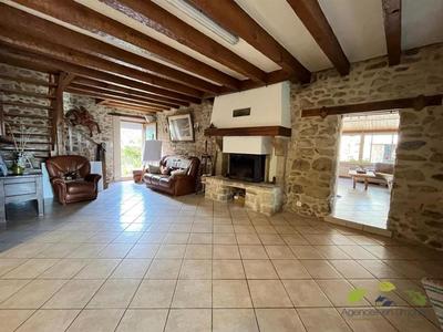 Propriété - 162 m² - 8 pièces