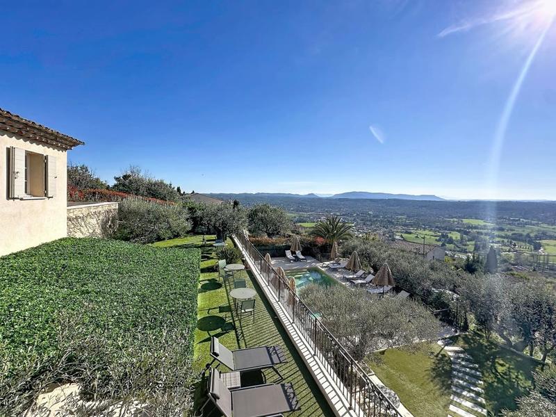 Propriété - 380 m² - 10 pièces