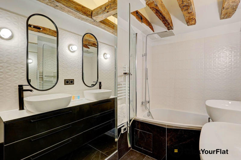 Local commercial - 90 m² - 3 pièces