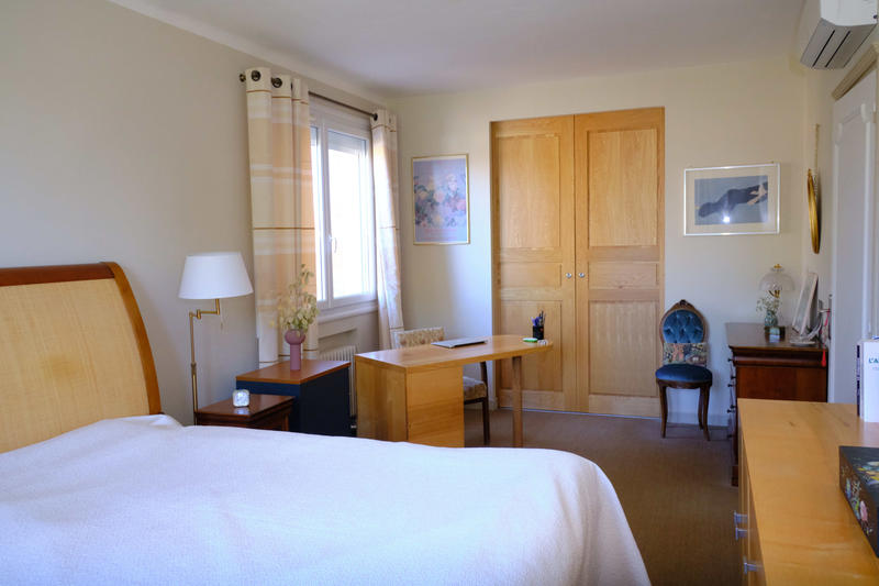 Propriété - 228 m² - 6 pièces