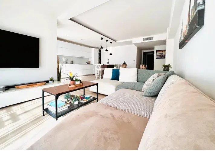 Appartement - 100 m² - 4 pièces