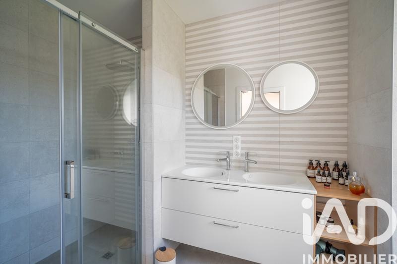 Maison - 202 m² - 6 pièces