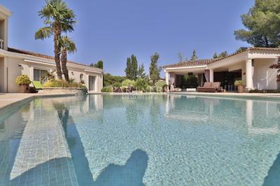 Maison - 320 m² - 8 pièces