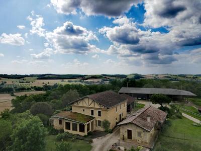 Maison de domaine équestre - 294 m² - 9 pièces