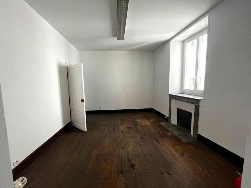 Maison - 260 m² - 12 pièces