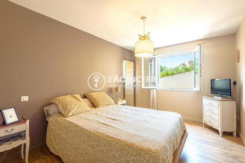 Maison - 220 m² - 5 pièces