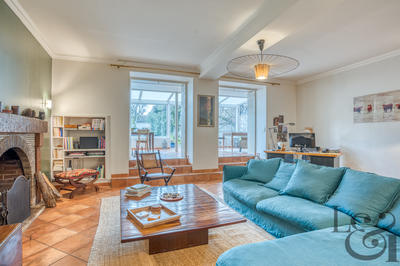 Maison - 235 m² - 7 pièces