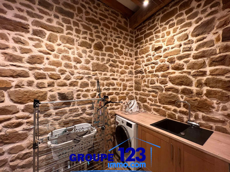 Maison - 240 m² - 8 pièces