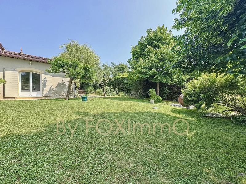 Maison - 230 m² - 6 pièces