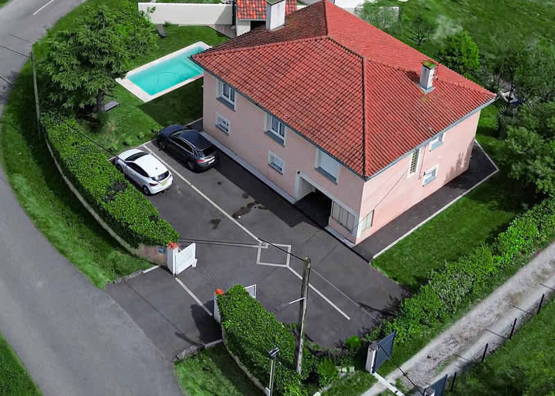 Maison - 220 m² - 7 pièces