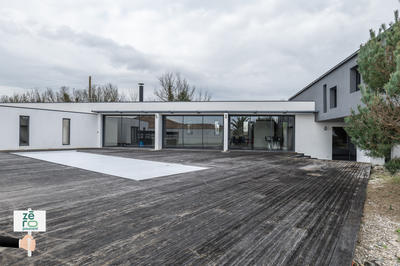 Maison - 280 m² - 7 pièces