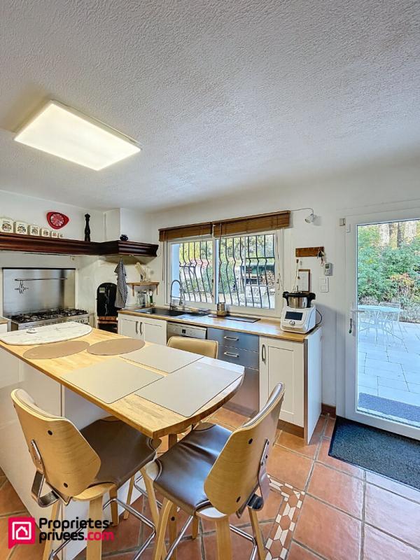 Villa - 213 m² - 6 pièces